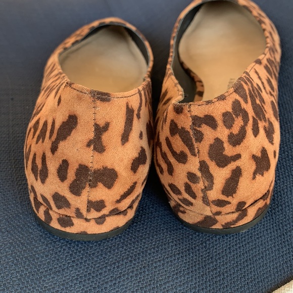 COPY - Women’s Leopard Print Flats, Size 9.5 - Picture 2 of 4